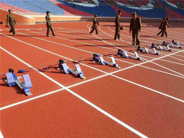 人造草坪中胶水的三点使用标准 人造草坪中胶水的三点使用标准