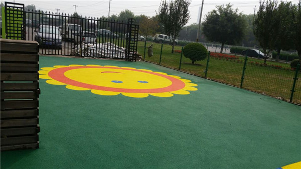 人造草坪的质量优劣评估有以下几点 人造草坪的质量优劣评估有以下几点